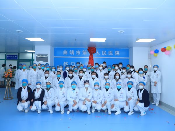 合影.jpg